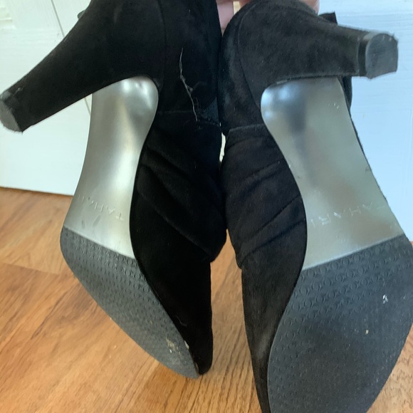 Tahari Greyson Booties Size 7.5 - Picture 7 of 8